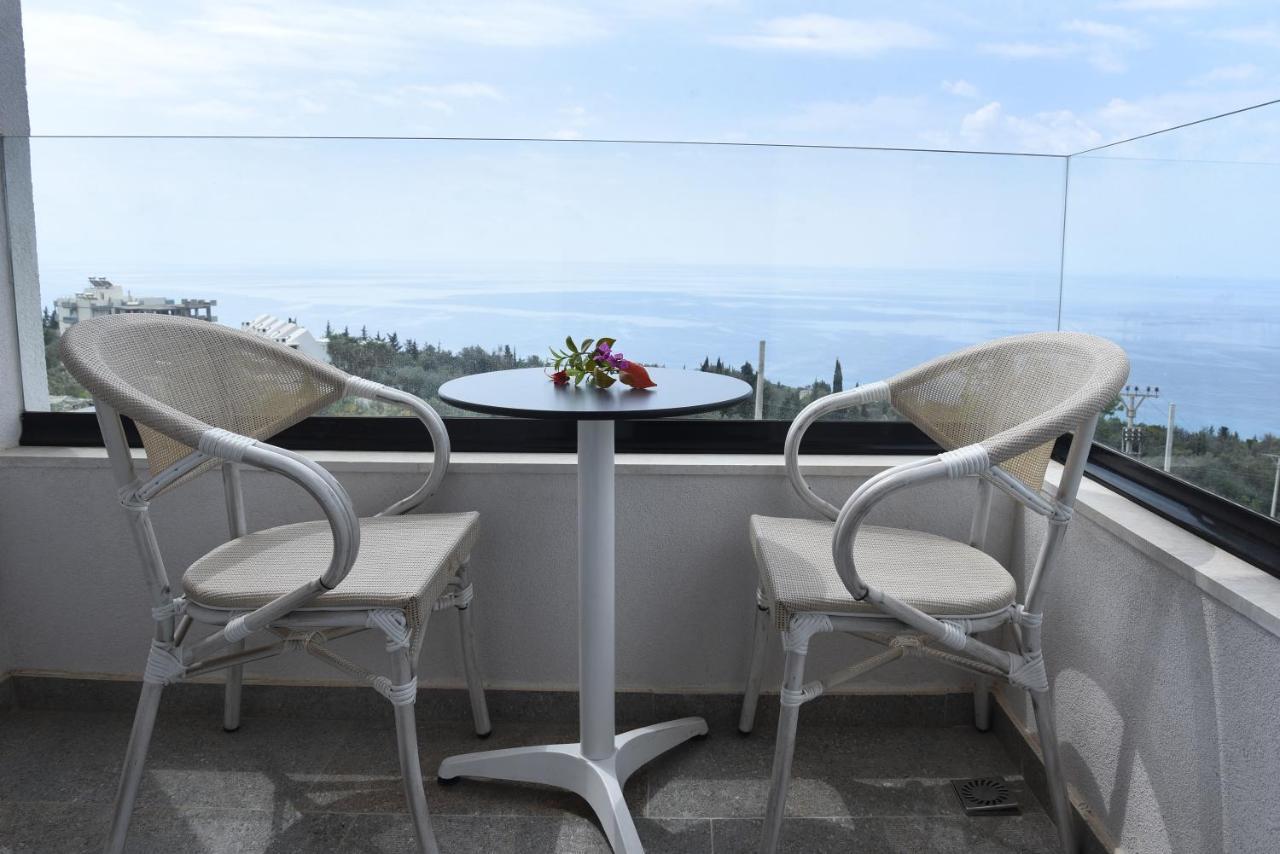 Gogo'S Boutique Hotel Dhermi Exterior photo