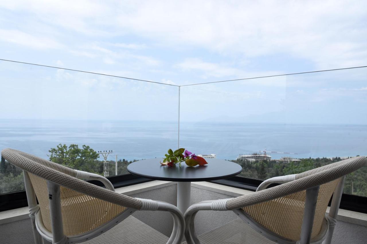 Gogo'S Boutique Hotel Dhermi Exterior photo