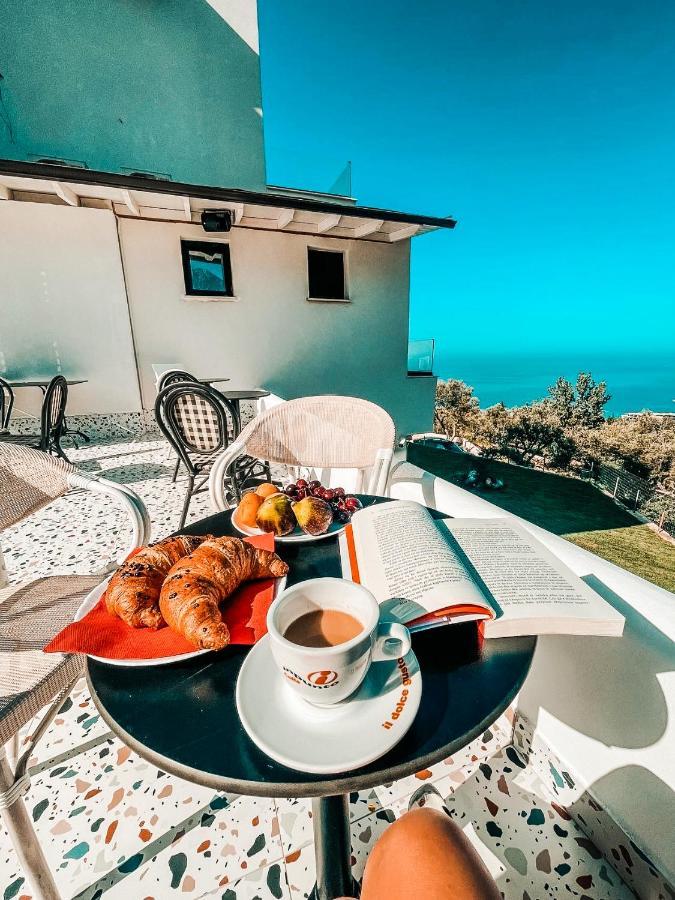 Gogo'S Boutique Hotel Dhermi Exterior photo
